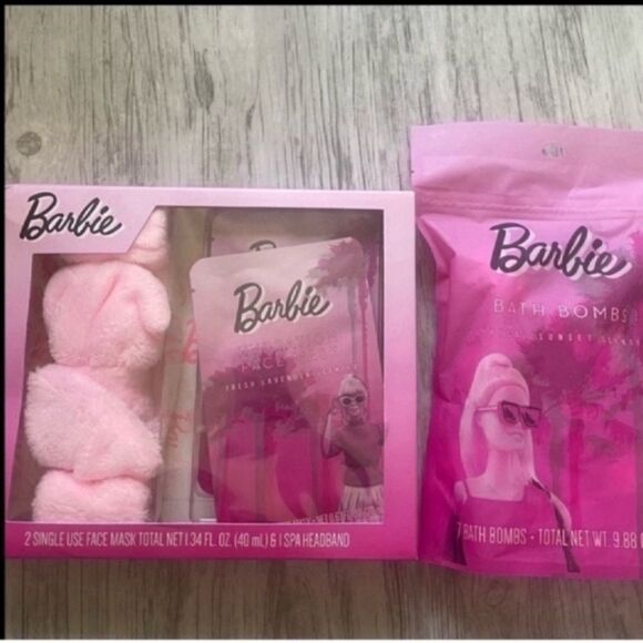 COPY - Last One Barbie Spa Set Tropical Bath Bombs, Face Mask & Pink Headband N… - Picture 6 of 10